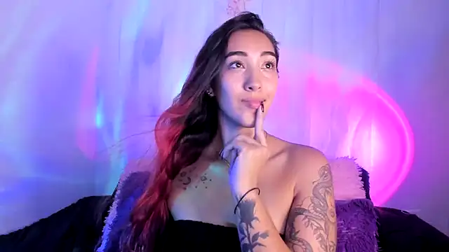 Snapshot of HeidyRousse chatting on June 3, 2026, 12:46 am HeidyRousse online show from June 3, 2026, 12:46 am