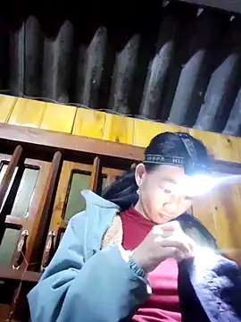 gio-thu online show from November 10, 2025, 11:31 am