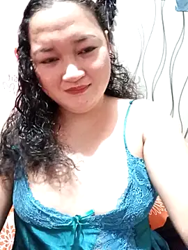 sweetannie13 online show from November 24, 2025, 9:03 pm