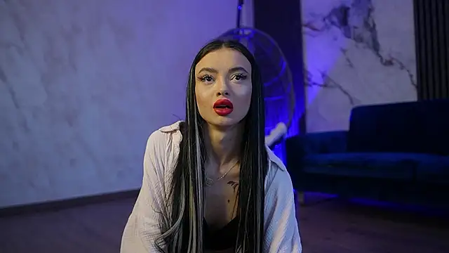 RachelRavee online show from March 15, 2026, 5:13 am