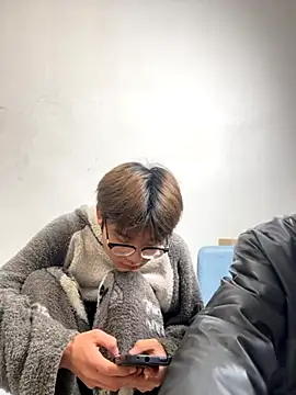 KK-cuteboy online show from November 11, 2025, 11:32 am