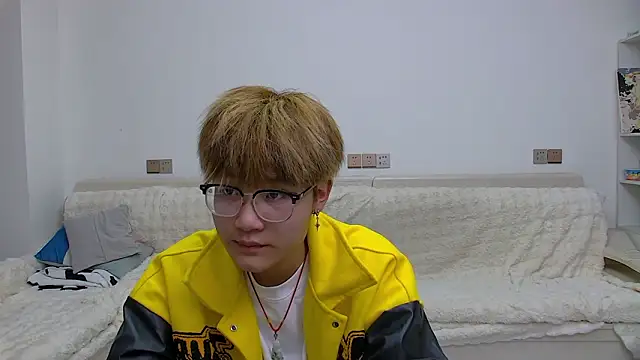 KK-cuteboy online show from February 18, 2026, 11:17 am