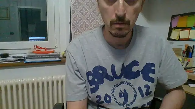 Snapshot of Kawayleo chatting on May 26, 2026, 2:13 pm Kawayleo online show from May 26, 2026, 2:13 pm