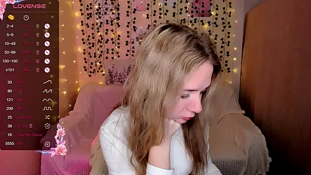 Snapshot of Evaa_Braunn chatting on November 25, 2025, 2:11 am Evaa Braunn online show from November 25, 2025, 2:11 am