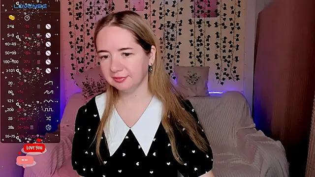 Snapshot of Evaa_Braunn chatting on December 1, 2025, 2:16 am Evaa Braunn online show from December 1, 2025, 2:16 am