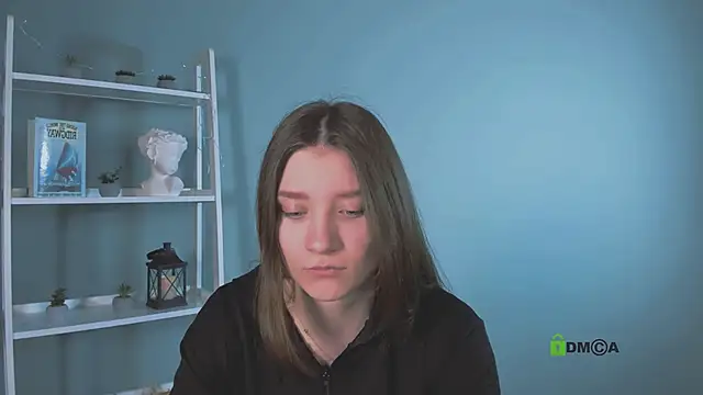 dana sweet   online show from November 29, 2025, 7:50 pm