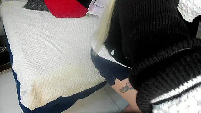 pamela velazco online show from October 24, 2025, 1:18 pm