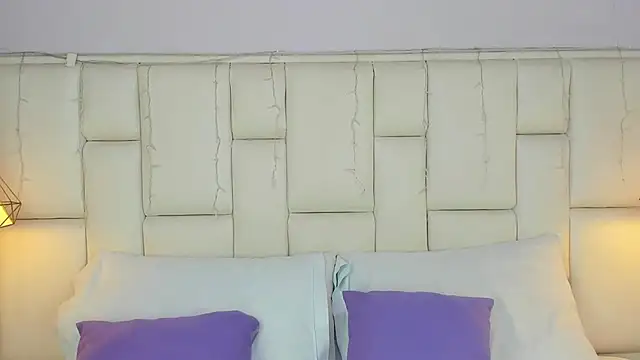 EmmaHolter online show from November 6, 2025, 7:15 pm