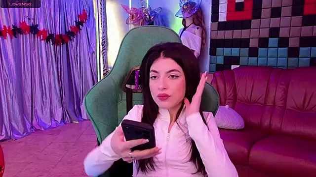 SinWolf  online show from October 17, 2025, 5:43 am