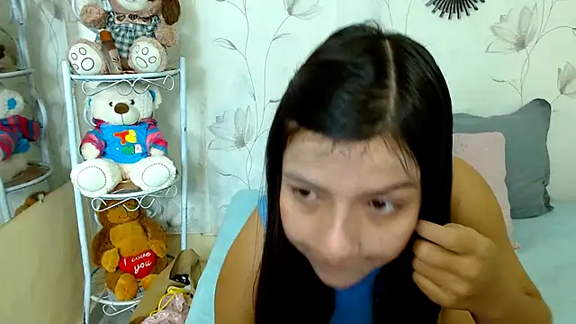 zara cute online show from November 4, 2025, 12:04 pm