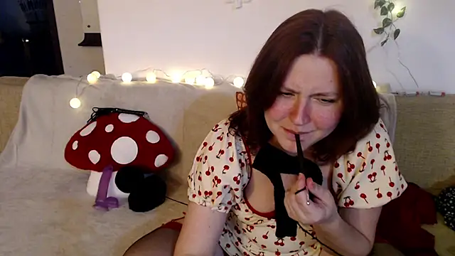 Lilith  moon online show from October 23, 2025, 7:23 pm