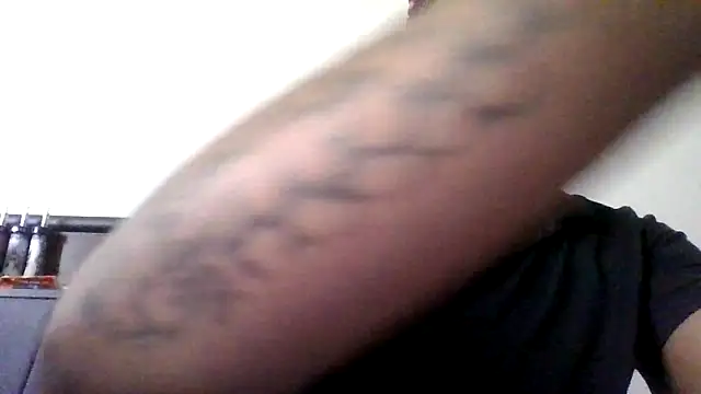 dezzidavill online show from April 18, 2026, 2:43 pm