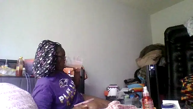Snapshot of dezzidavill chatting on June 6, 2026, 5:17 pm dezzidavill online show from June 6, 2026, 5:17 pm