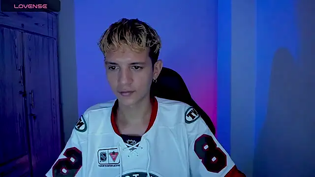 tylernova online show from March 10, 2026, 4:06 am