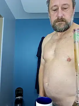 akstr8 online show from October 13, 2025, 4:07 pm