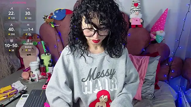 CHIARAJJONES online show from January 7, 2026, 12:29 pm