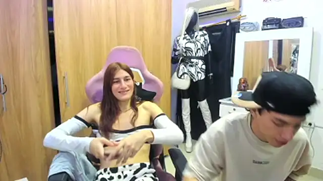 Snapshot of Pride_couple chatting on June 29, 2026, 10:43 pm Pride couple online show from June 29, 2026, 10:43 pm