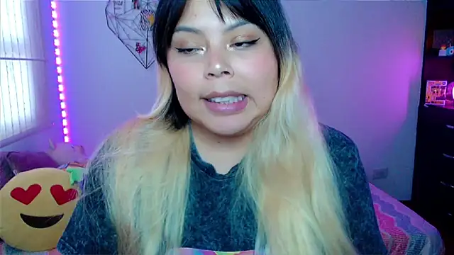 EllieMoonX online show from April 16, 2026, 10:12 pm