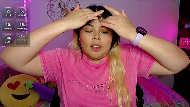 EllieMoonX online show from April 21, 2026, 2:51 am