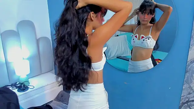 luly dreams online show from April 2, 2026, 11:19 am