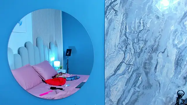 luly dreams online show from April 12, 2026, 11:59 am