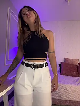 HoneyMollyX online show from January 14, 2026, 1:06 pm