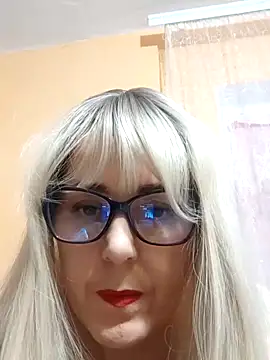 Amelialove42 online show from November 16, 2025, 4:23 pm