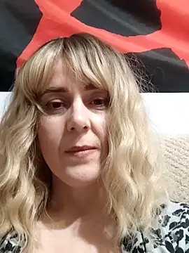 Amelialove42 online show from February 11, 2026, 5:40 pm