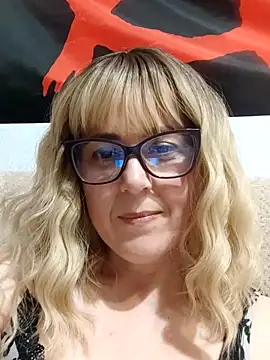 Amelialove42 online show from April 22, 2026, 6:53 pm