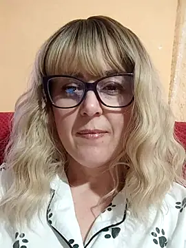 Snapshot of Amelialove42 chatting on June 7, 2026, 4:00 pm Amelialove42 online show from June 7, 2026, 4:00 pm