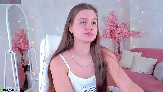 Renesmy Black online show from February 9, 2026, 11:42 pm