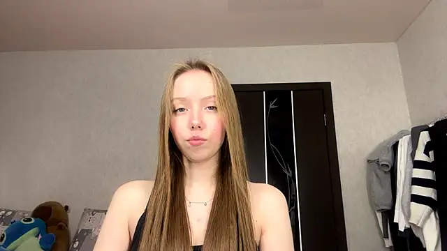 AntoniaMoravick online show from November 4, 2025, 7:24 pm