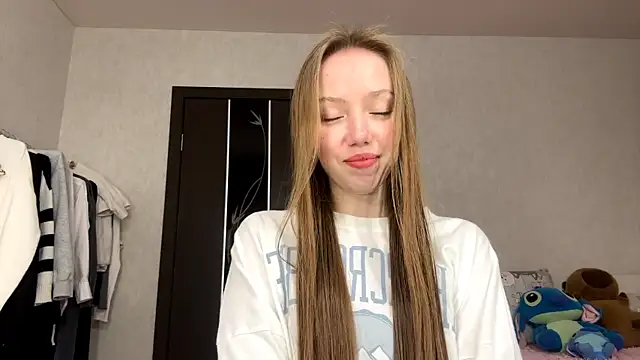 AntoniaMoravick online show from November 20, 2025, 7:13 pm