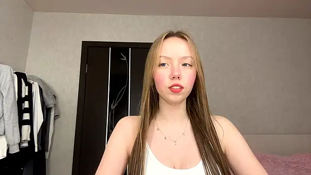 AntoniaMoravick online show from December 5, 2025, 3:09 pm