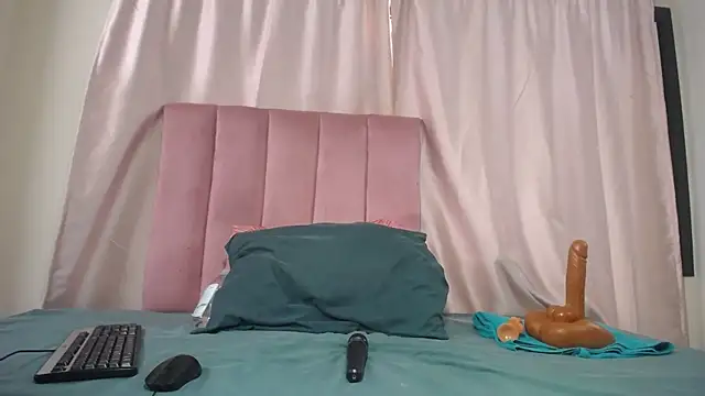 Kelly-001 online show from April 20, 2026, 8:17 am