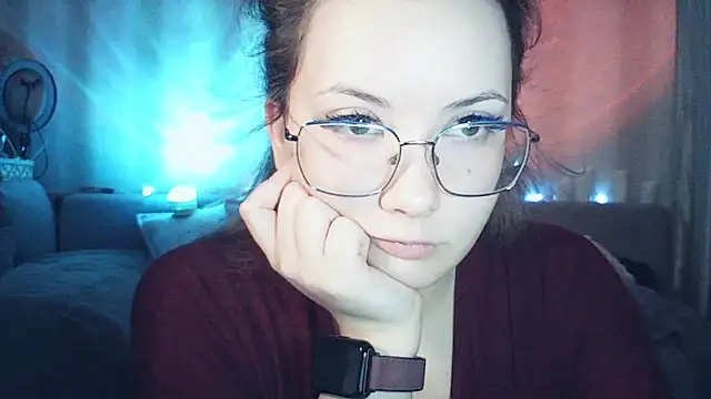 MoodieMira online show from February 28, 2026, 7:48 pm