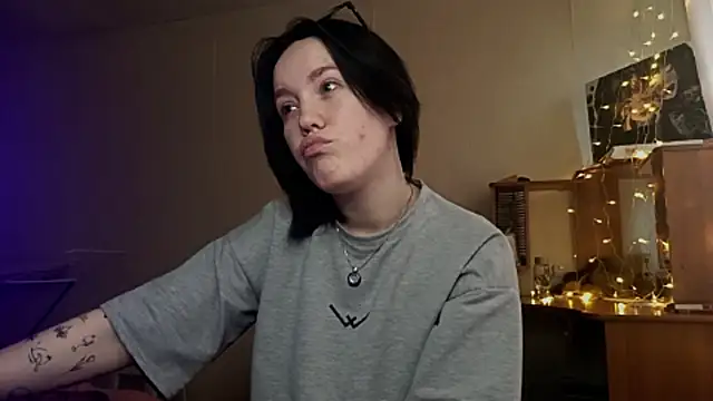 JennyRass online show from December 5, 2025, 8:23 am