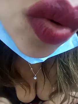 FATIFATIMOROC online show from February 18, 2026, 10:17 pm