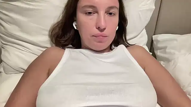 CArivora online show from February 22, 2026, 10:30 pm