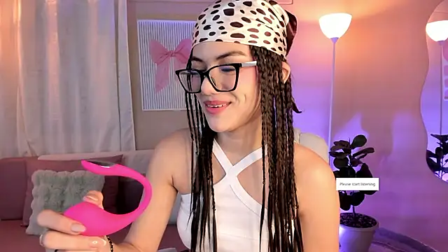 Snapshot of MarianaaDooll chatting on February 6, 2026, 12:19 pm MarianaaDooll online show from February 6, 2026, 12:19 pm