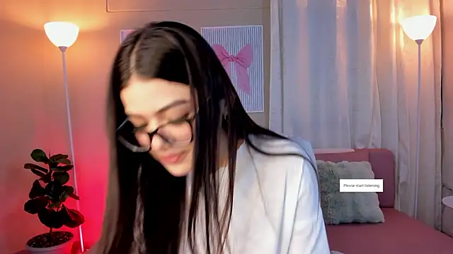 Snapshot of MarianaaDooll chatting on February 13, 2026, 12:12 pm MarianaaDooll online show from February 13, 2026, 12:12 pm