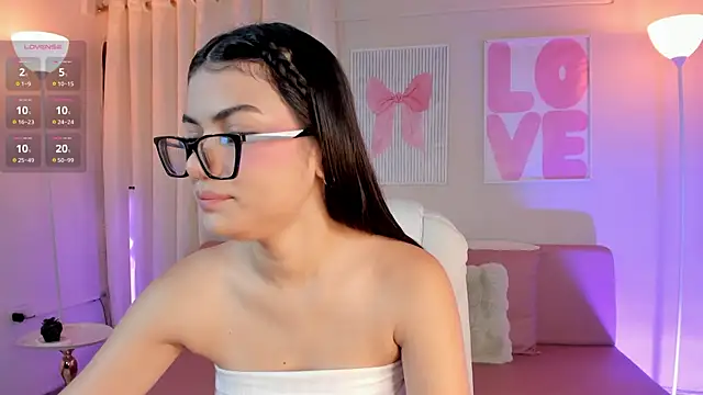 MarianaaDooll online show from April 23, 2026, 12:29 pm