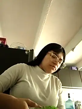 angie rousse  online show from October 29, 2025, 1:24 pm