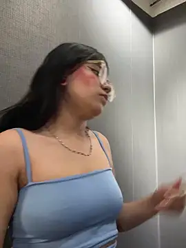 angie rousse  online show from November 8, 2025, 1:22 pm