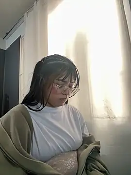 angie rousse  online show from December 5, 2025, 1:09 pm