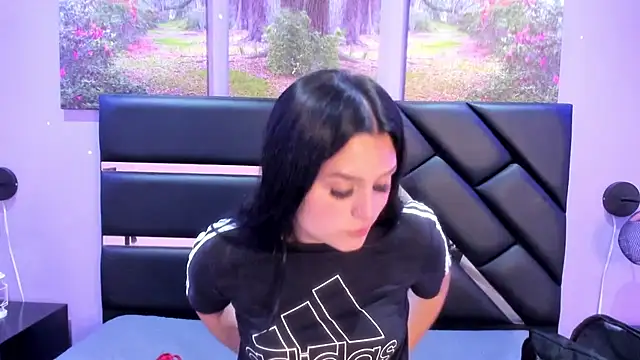 GAbrielaBotero online show from November 13, 2025, 7:35 pm