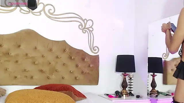 Adara Ferrara online show from October 31, 2025, 5:47 pm