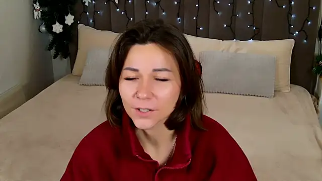 EdenSolis online show from December 19, 2025, 9:05 am