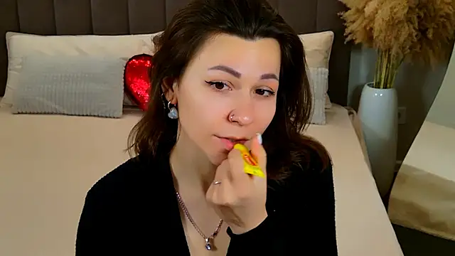 EdenSolis online show from April 5, 2026, 8:55 am