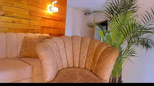 miss brenda  online show from November 25, 2025, 9:31 am